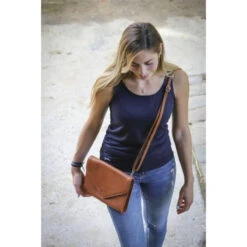 Penelope Laure Clutch -Equestrian Supply Store pochette laure cognac 2